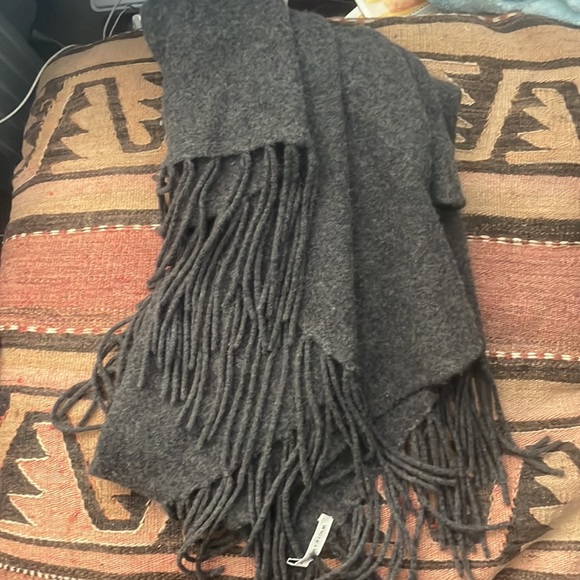 WHITE + WARREN SCARF WRAP CHARCOAL GRAY - Picture 4 of 5